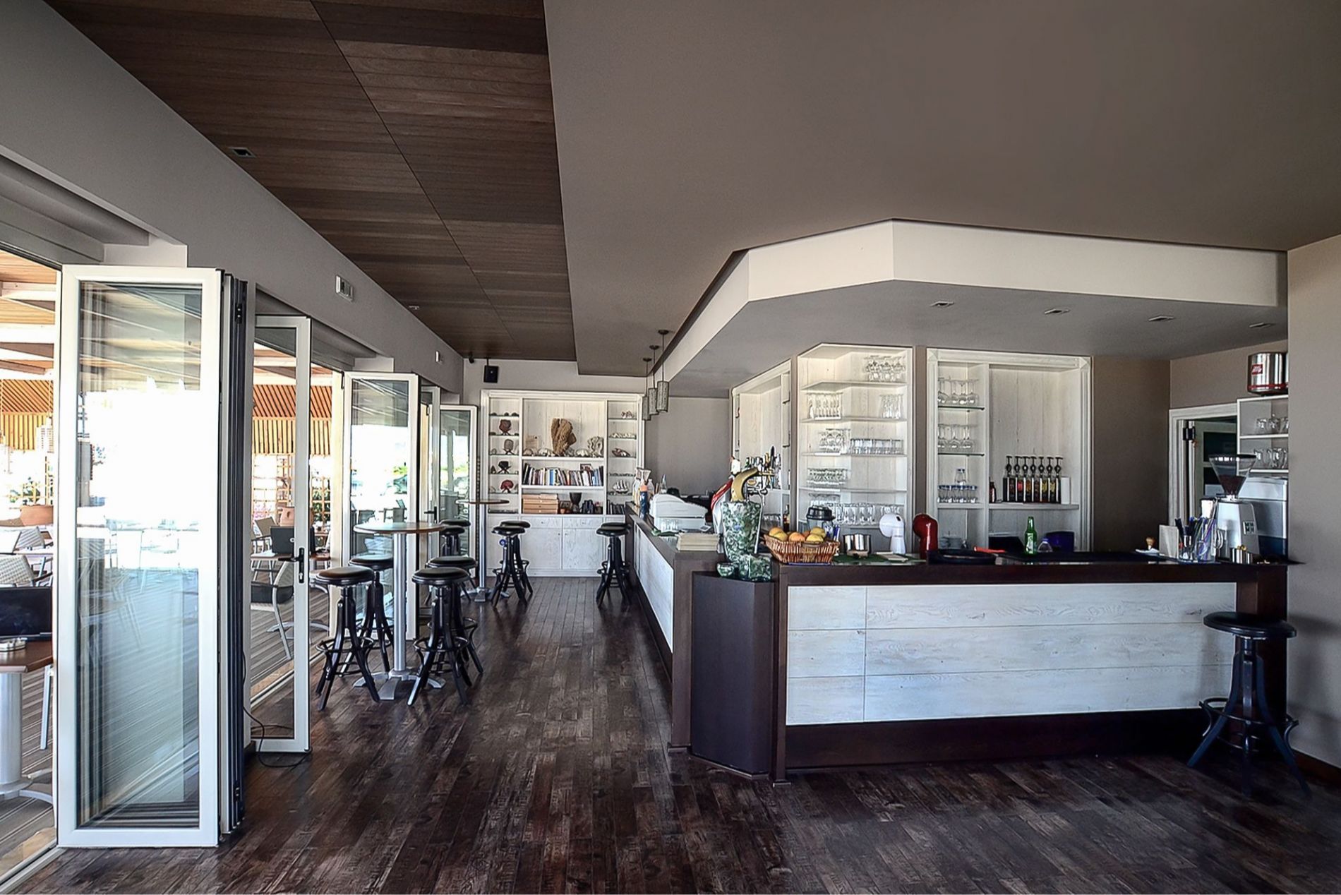 Παραθαλάσσιο εστιατόριο